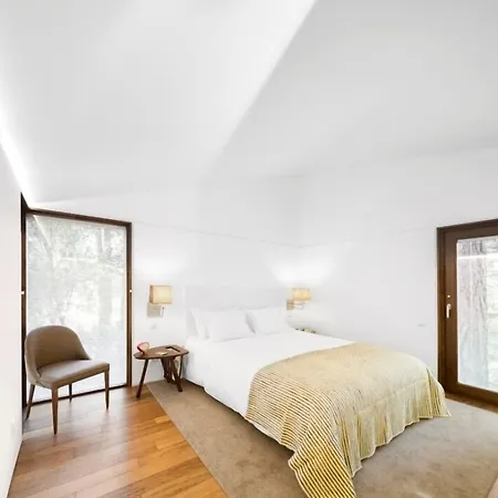 假日公园 佩德拉什萨尔加达什spa及自然公园酒店 4*