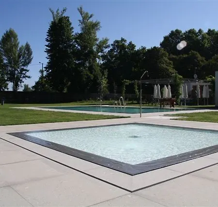 假日公园 佩德拉什萨尔加达什spa及自然公园酒店